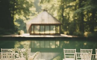 What is the average cost of renting a wedding venue?
